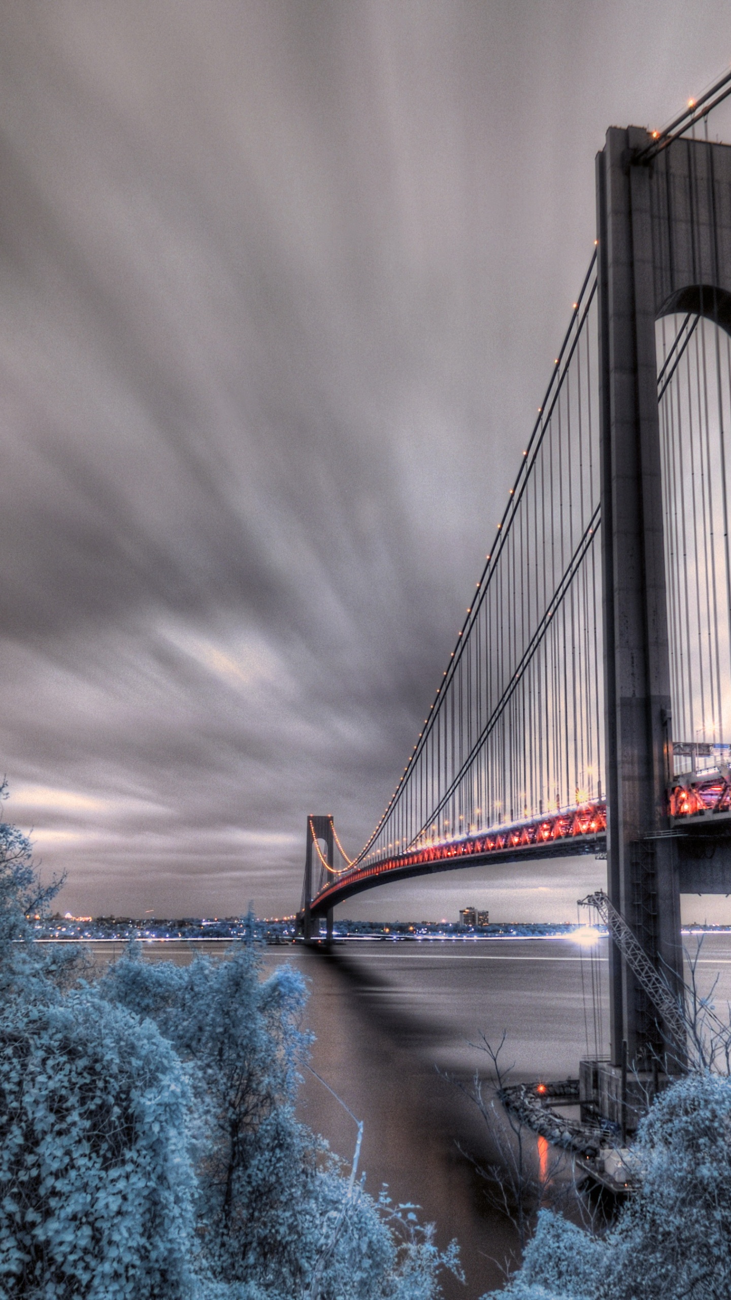 Обои Fort Wadsworth, Веррацано-Нарроус-Бридж, облако, вода, атмосфера в разрешении 1440x2560