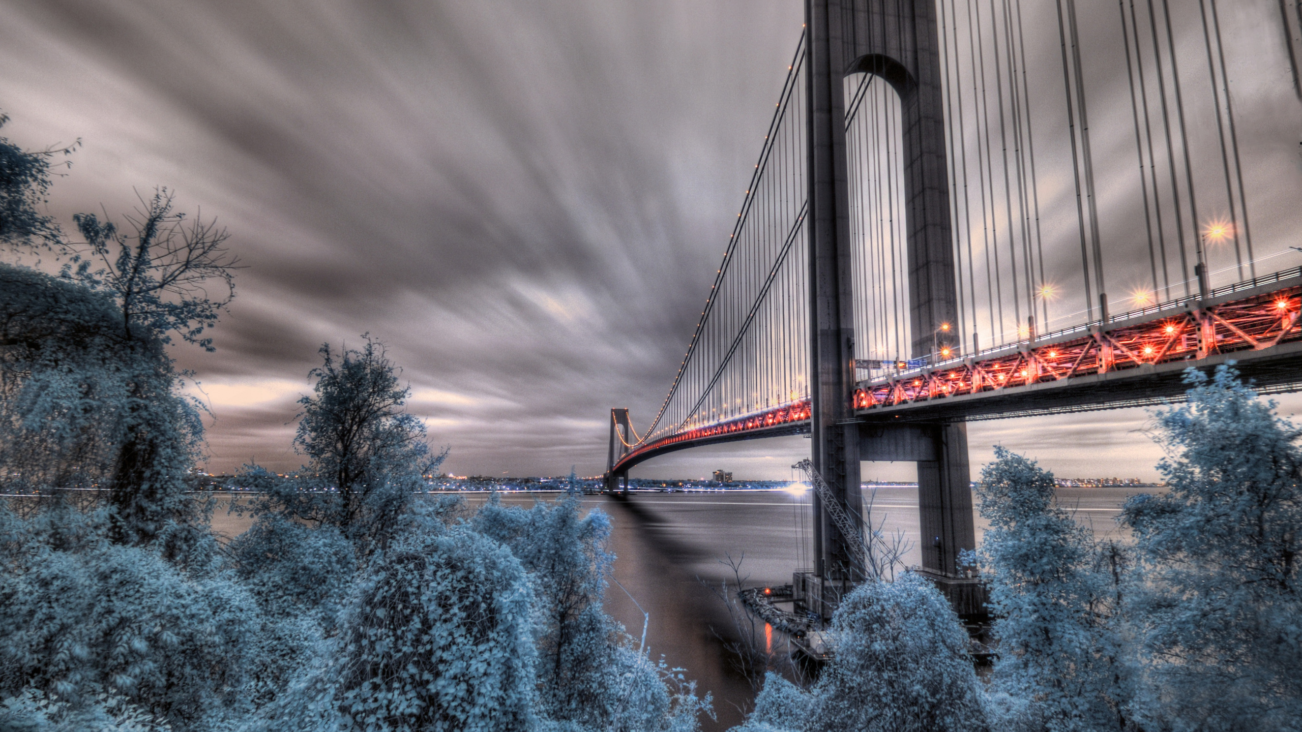 Обои Fort Wadsworth, Веррацано-Нарроус-Бридж, облако, вода, атмосфера в разрешении 2560x1440