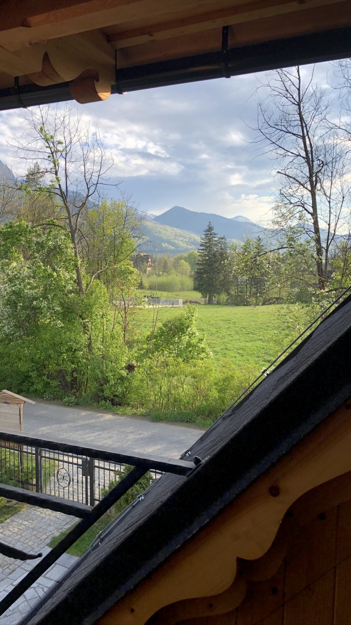 Обои Хаус, недвижимость, горный хребет, полутона и оттенки, тень в разрешении 720x1280