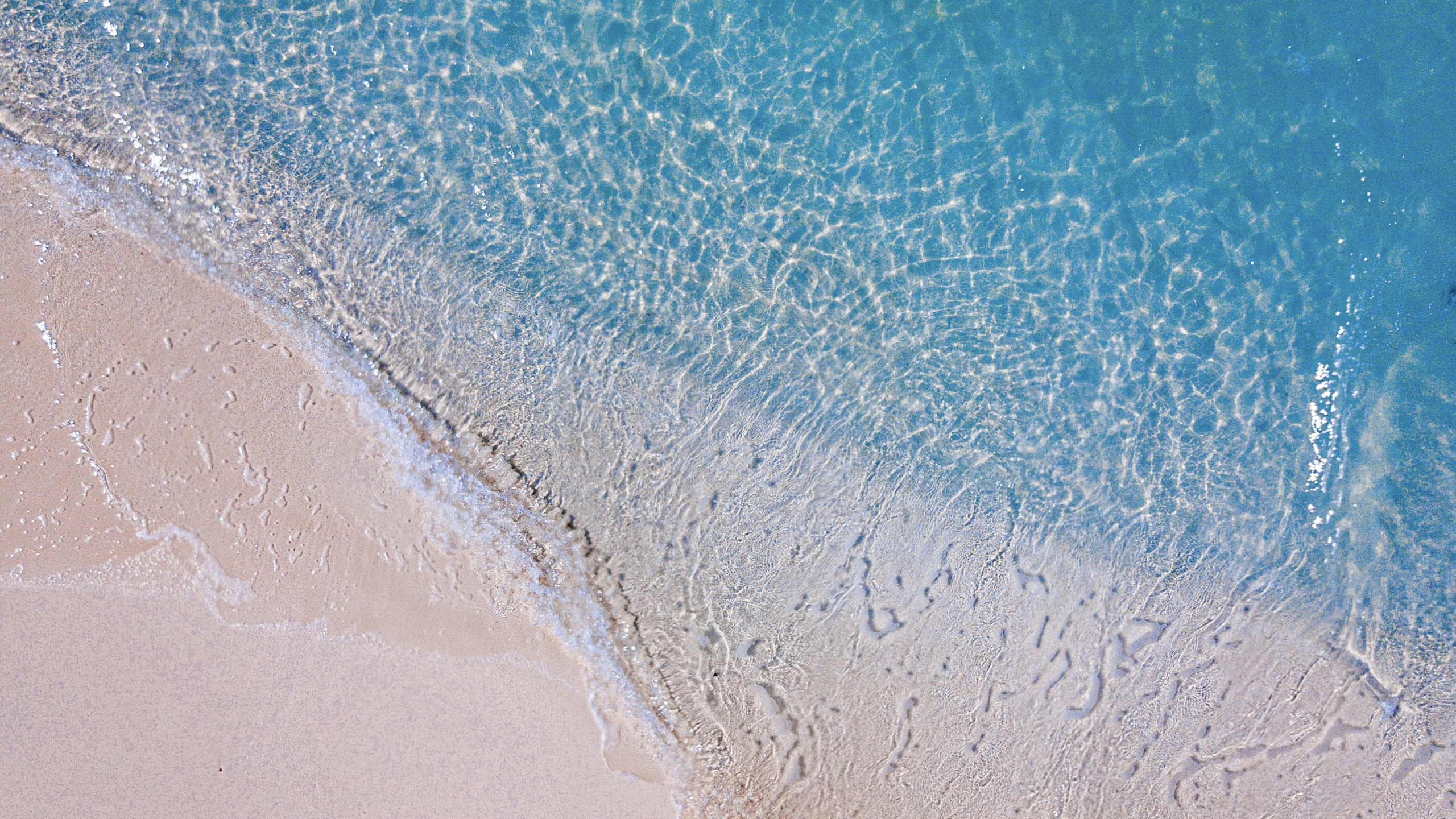 Обои вода, океан, песок, волна, море в разрешении 2560x1440