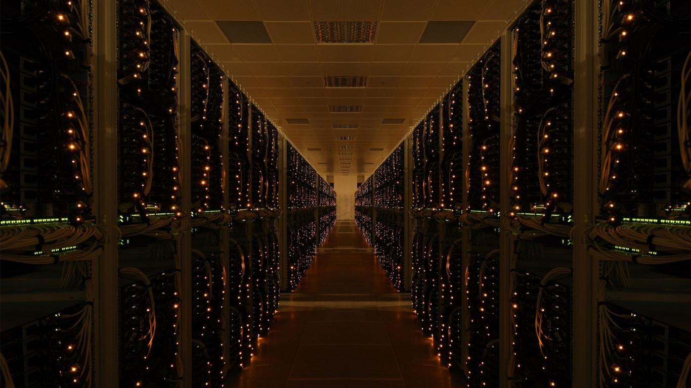 Обои Серверная комната, центр обработки данных, ферма серверов, симметрия, архитектура в разрешении 1366x768