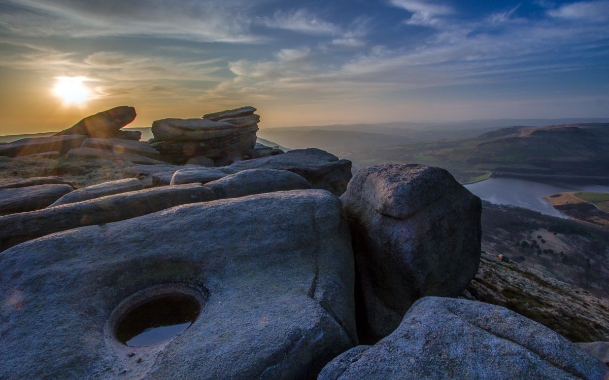 Обои природа, рок, облако, формирование, утро в разрешении 2560x1600