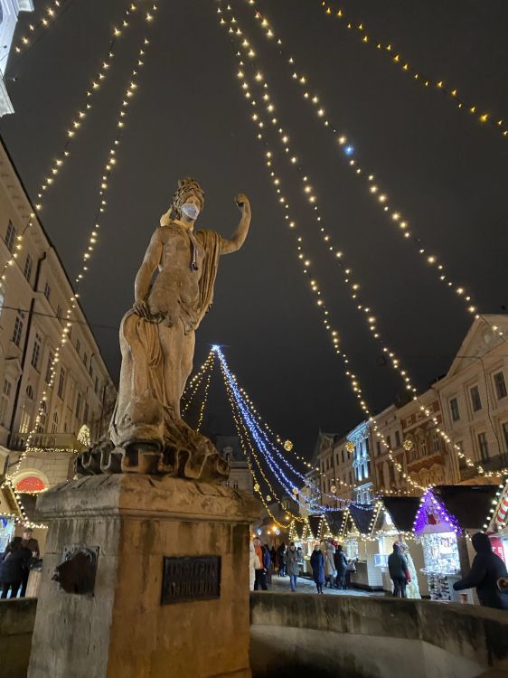 Обои ориентир, осветительная арматура, уличный фонарь, Рождественские огни, Рождественский день в разрешении 1536x2048