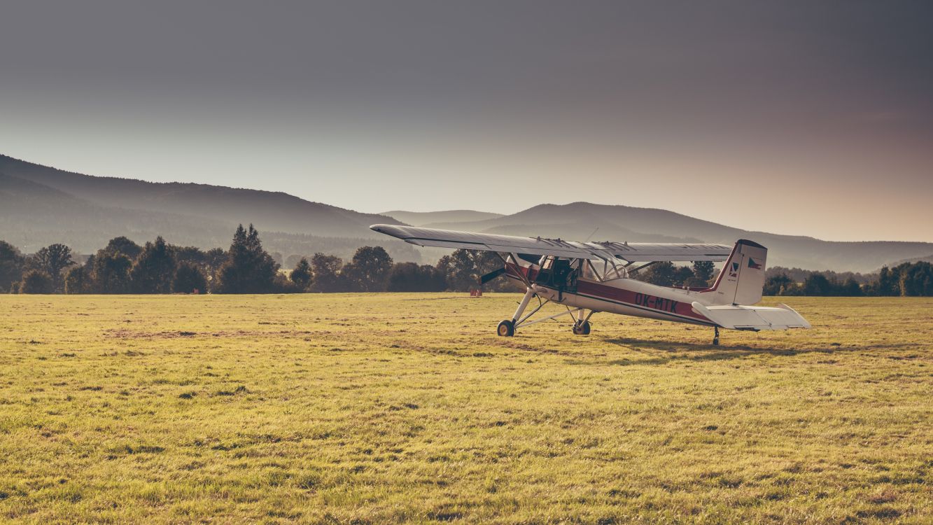 Обои самолеты, авиация, авиация общего назначения, полет, горы в разрешении 3840x2160