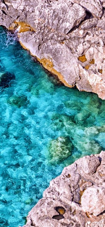 Обои рок, гидроресурсы, вода, лазурный, зеленый в разрешении 1080x2340