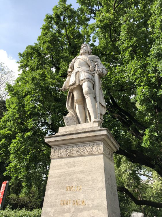 Обои статуя, резьба по камню, кладбище, мемориал, скульптура в разрешении 1536x2048