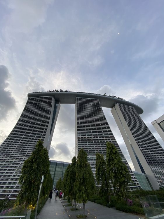Обои Сингапур, дневное время, облако, архитектура, коммерческое здание в разрешении 1536x2048