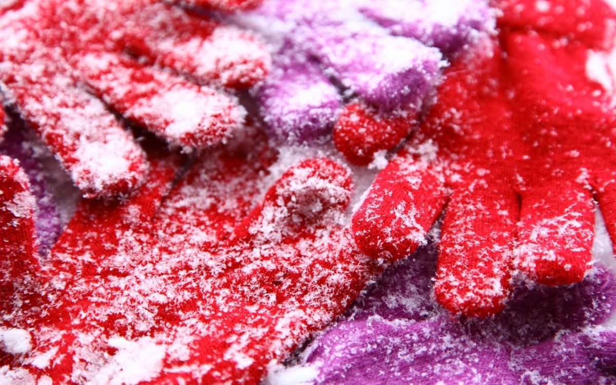 Обои перчатка, снег, простуда, холод в разрешении 1920x1200