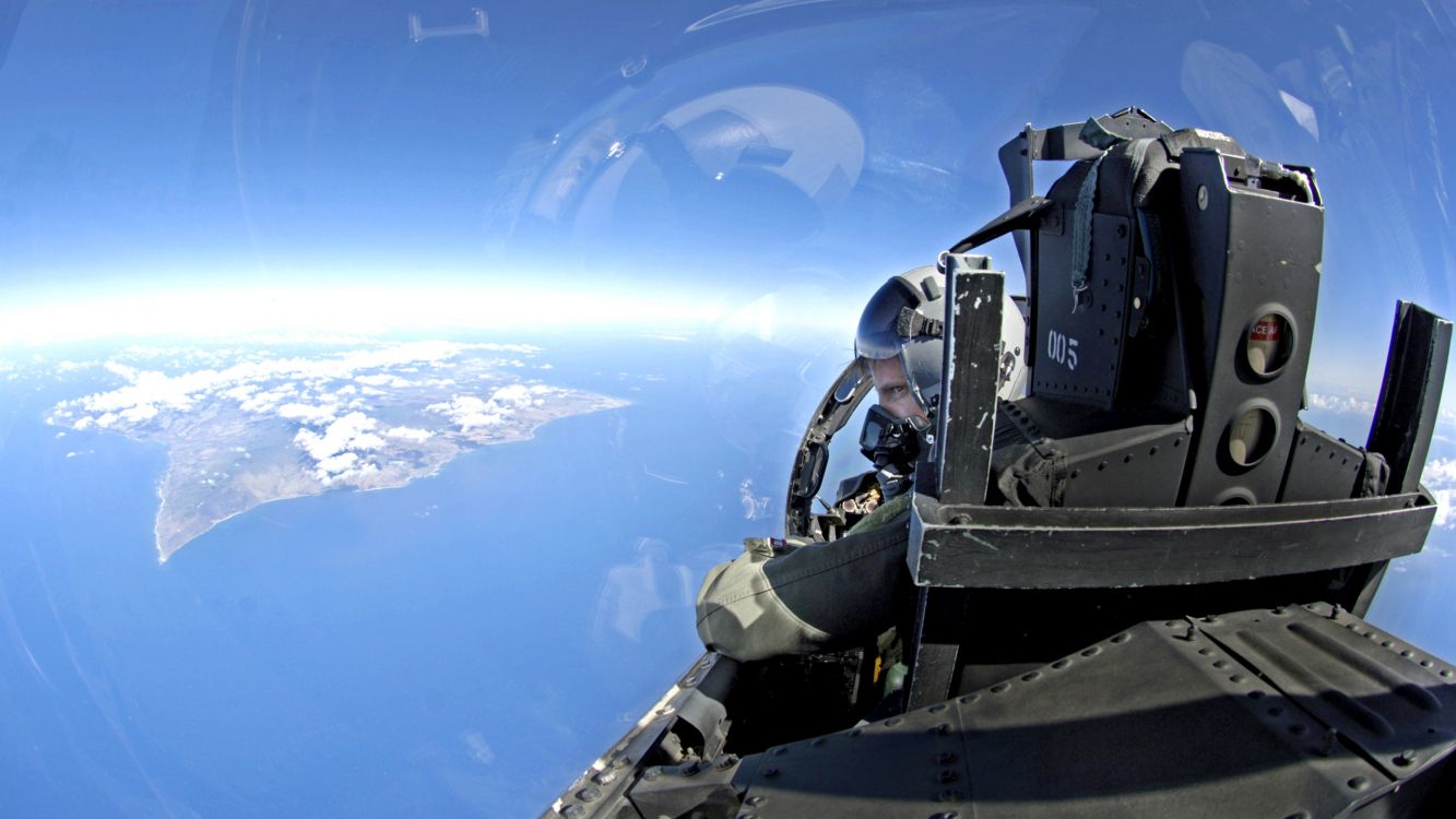 Обои кубрик, самолет, космос, аэрокосмическая техника, авиация в разрешении 2560x1440