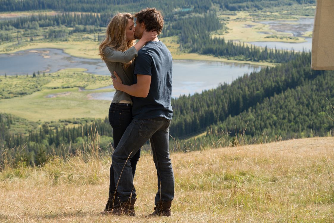 Обои Люди в природе, взаимодействие, любовь, сенокосное угодье, роман в разрешении 7360x4912