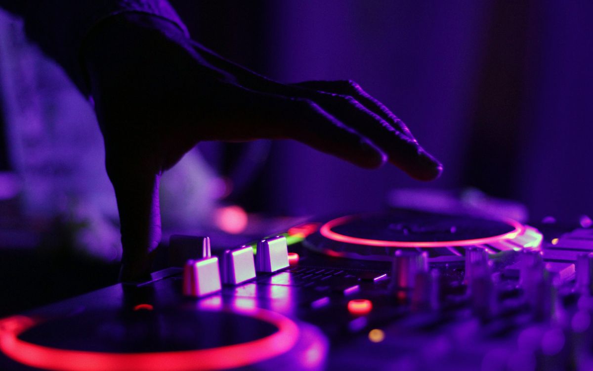 Обои электронная танцевальная музыка, музыкант, диск жокей, развлечение, диджей в разрешении 5184x3240
