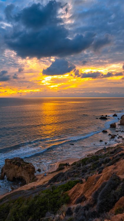 Обои вода, облако, гидроресурсы, послесвечение, природный ландшафт в разрешении 1080x1920