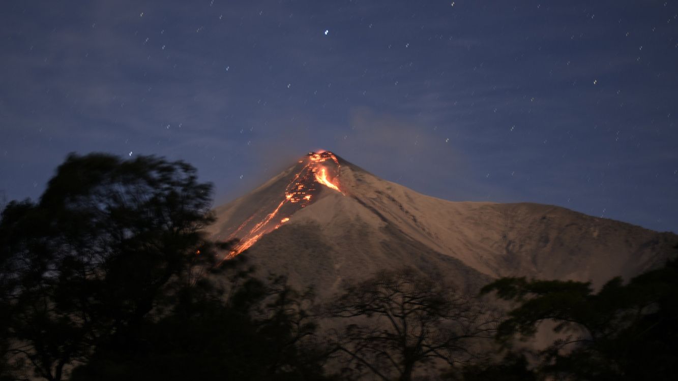 Обои стратовулкан, щитовой вулкан, вулкан, Гора Тамбора, гора в разрешении 3006x1691
