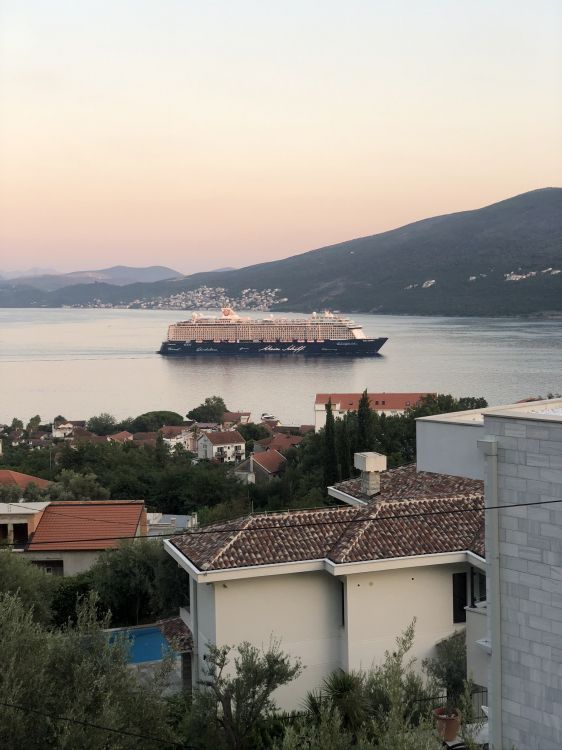 Обои вода, недвижимость, крыша, нагорье, судно в разрешении 1536x2048