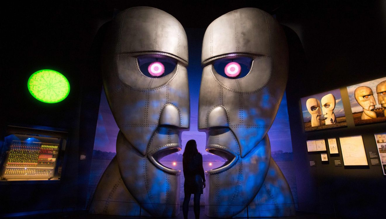 Обои Pink Floyd, музей, художественный музей, темнота, арт в разрешении 2000x1135