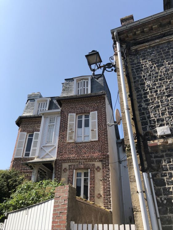 Обои Хаус, стена, уличный фонарь, фасад, недвижимость в разрешении 1536x2048