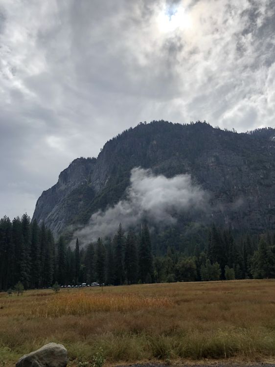 Обои нагорье, окружающая среда, облако, горный рельеф, природный ландшафт в разрешении 1536x2048
