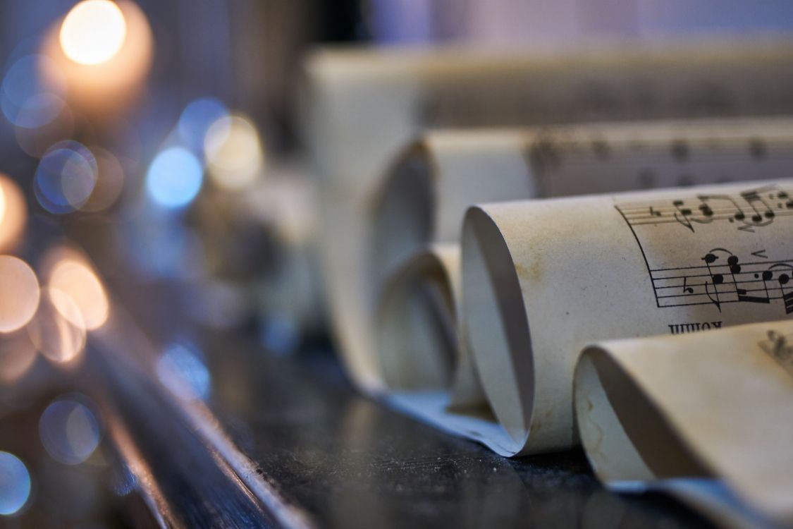 Обои крупный план, ноты, скрипичный ключ, шрифт, музыка в разрешении 2048x1365