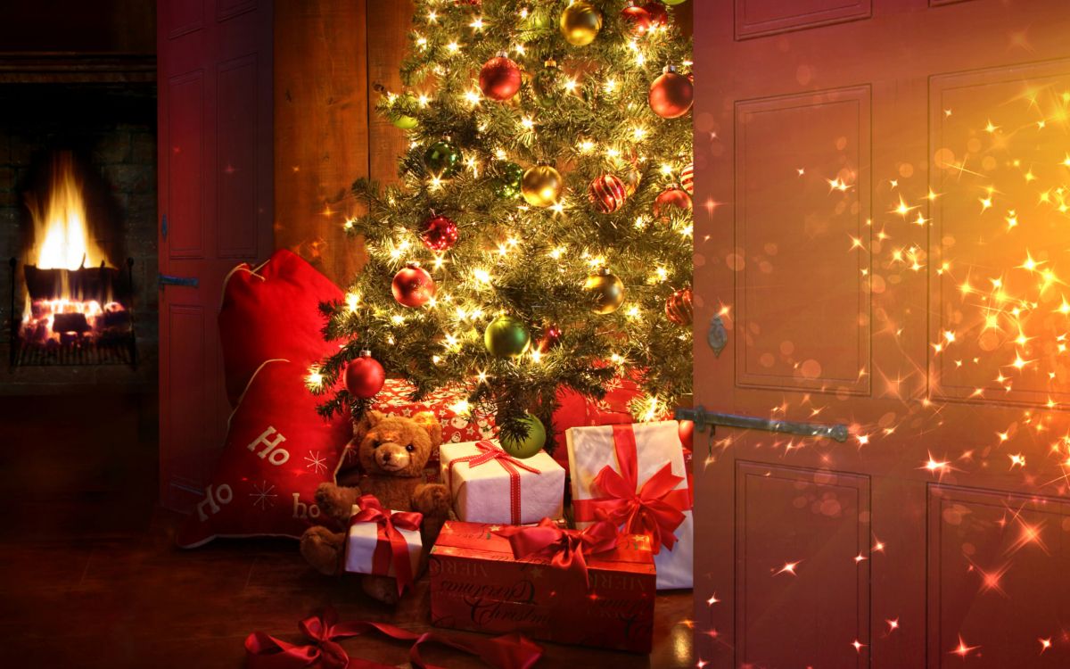 Обои Рождественский день, елка, Рождество, Рождественские украшения, рождественский орнамент в разрешении 2560x1600
