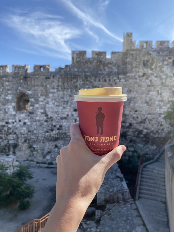 Обои напиток, палец, лого, быстрое питание, большой палец в разрешении 1536x2048