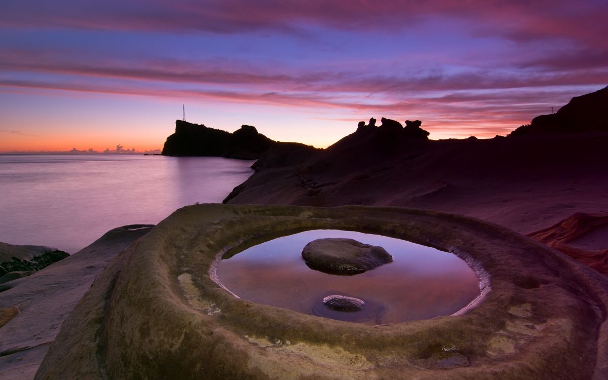 Обои природа, море, закат, рок, горизонт в разрешении 2560x1600