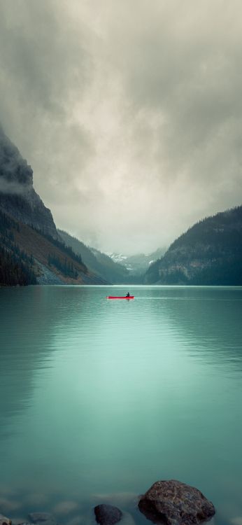 Обои вода, рок, берег, водоем, облако в разрешении 1080x2340