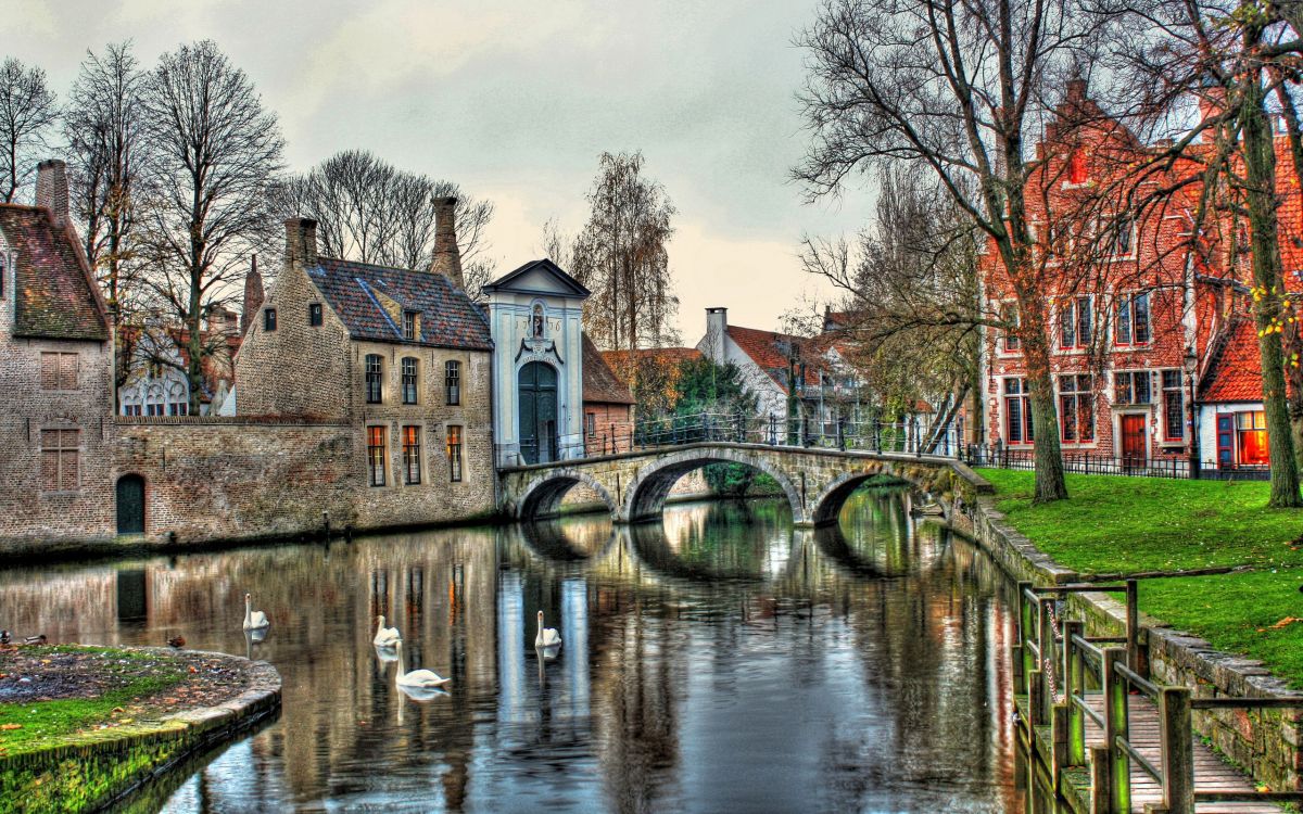 Обои Брюгге, водный путь, канал, вода, отражение в разрешении 2560x1600