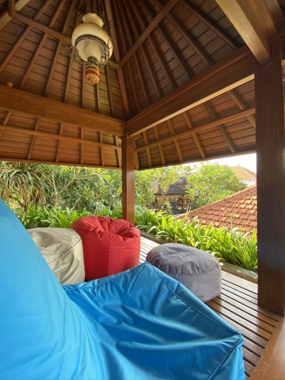 Обои недвижимость, крыша, древесина, потолок, полутона и оттенки в разрешении 1536x2048