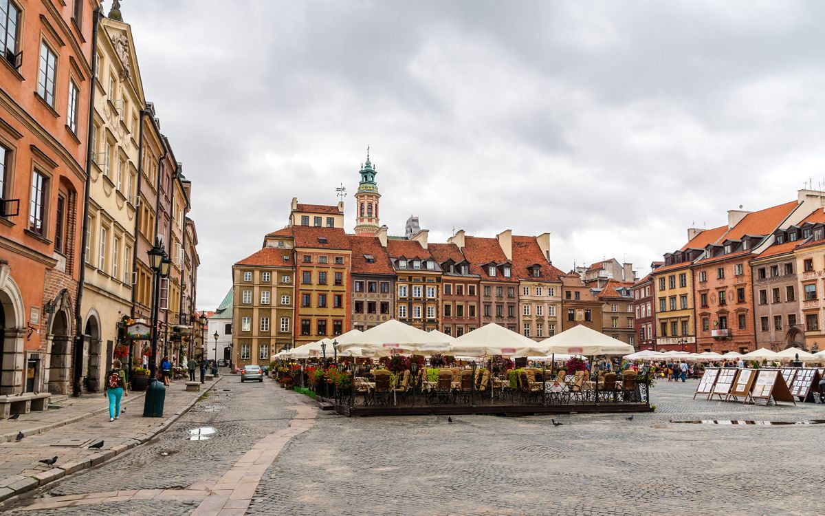 Обои статуя syrenka, Рынка Старого Города Варшавы, статуя, город, городок в разрешении 2880x1800
