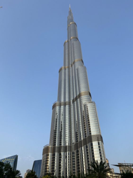 Обои Дубай, Бурдж Халифа, небоскреб, национальный исторический памятник, дневное время в разрешении 1536x2048