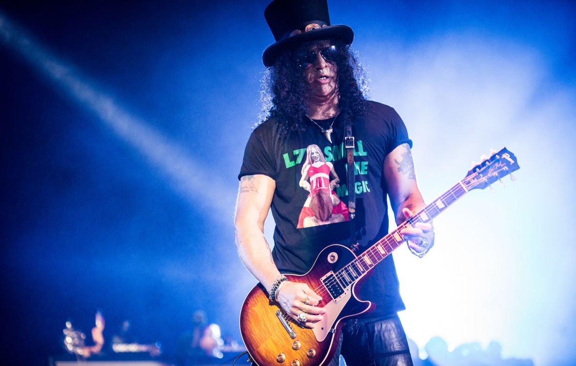 Обои Guns N Roses, гитара, гитарист, музыкант, Представление в разрешении 2000x1270