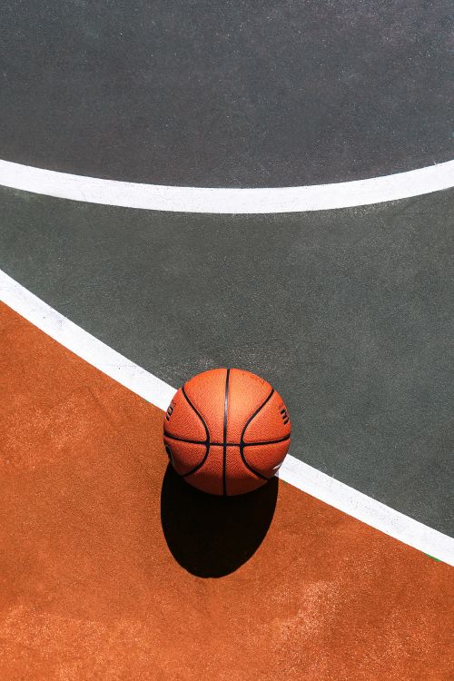 Обои Баскетбол, баскетбольная площадка, спортивные объекты, мяч, командный вид спорта в разрешении 3130x4695