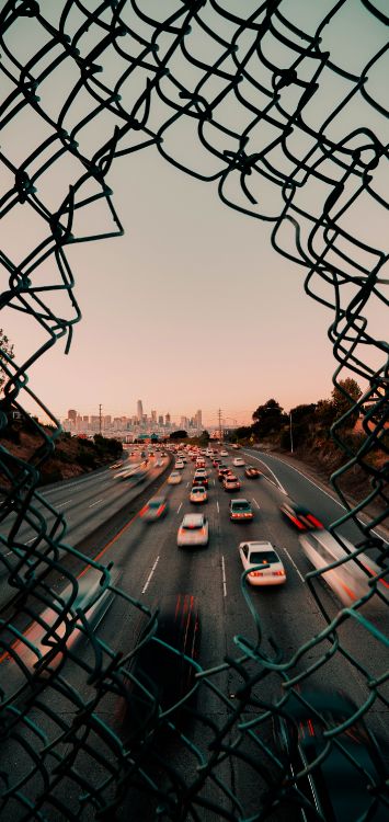 Обои двойной смысл, барьеры для входа, легковые автомобили, свет, шина в разрешении 1420x3000