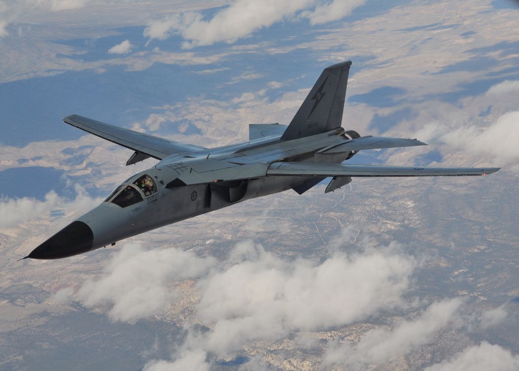 Обои Дженерал Дайнэмикс F-111 Муравьед, самолеты, военный самолет, самолет, авиация в разрешении 3780x2700