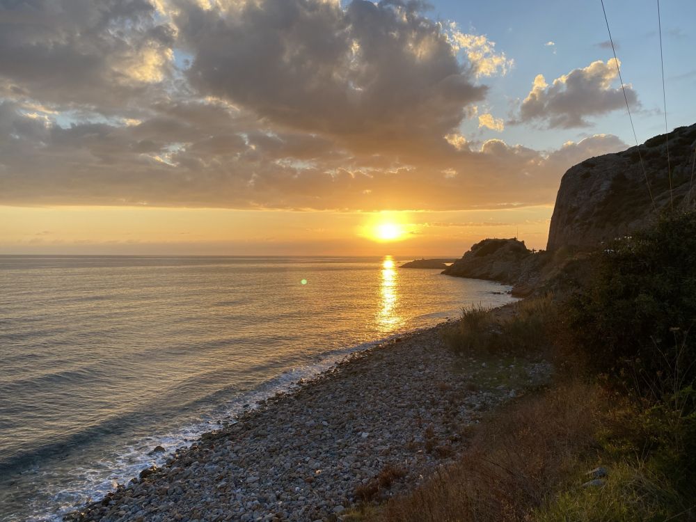 Обои побережье, облако, вода, гидроресурсы, послесвечение в разрешении 2048x1536