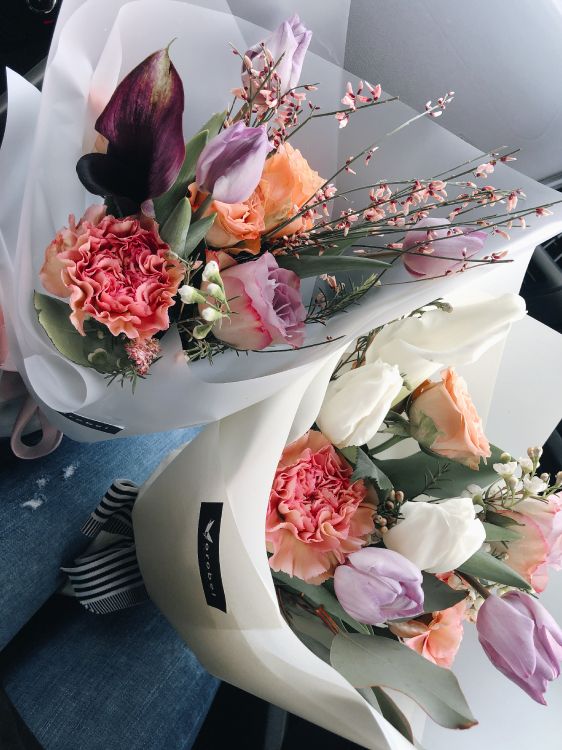 Обои цветочный букет, цветочный дизайн, Роза, срезанные цветы, искусственный цветок в разрешении 3024x4032