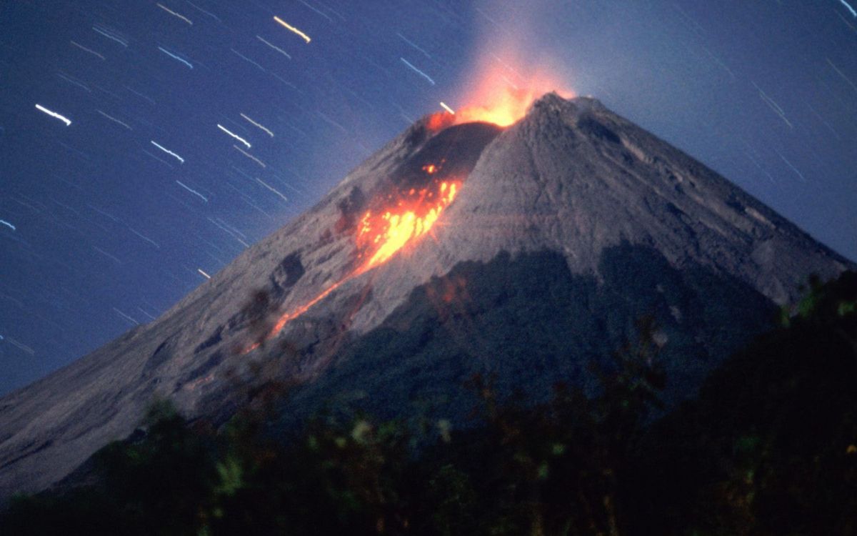 Обои Гора Тамбора, вулкан, спящий вулкан, купол лавы, стратовулкан в разрешении 2560x1600