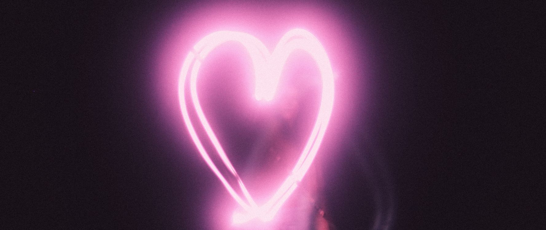 Обои свет, розовый, сердце, любовь, неон в разрешении 2560x1080