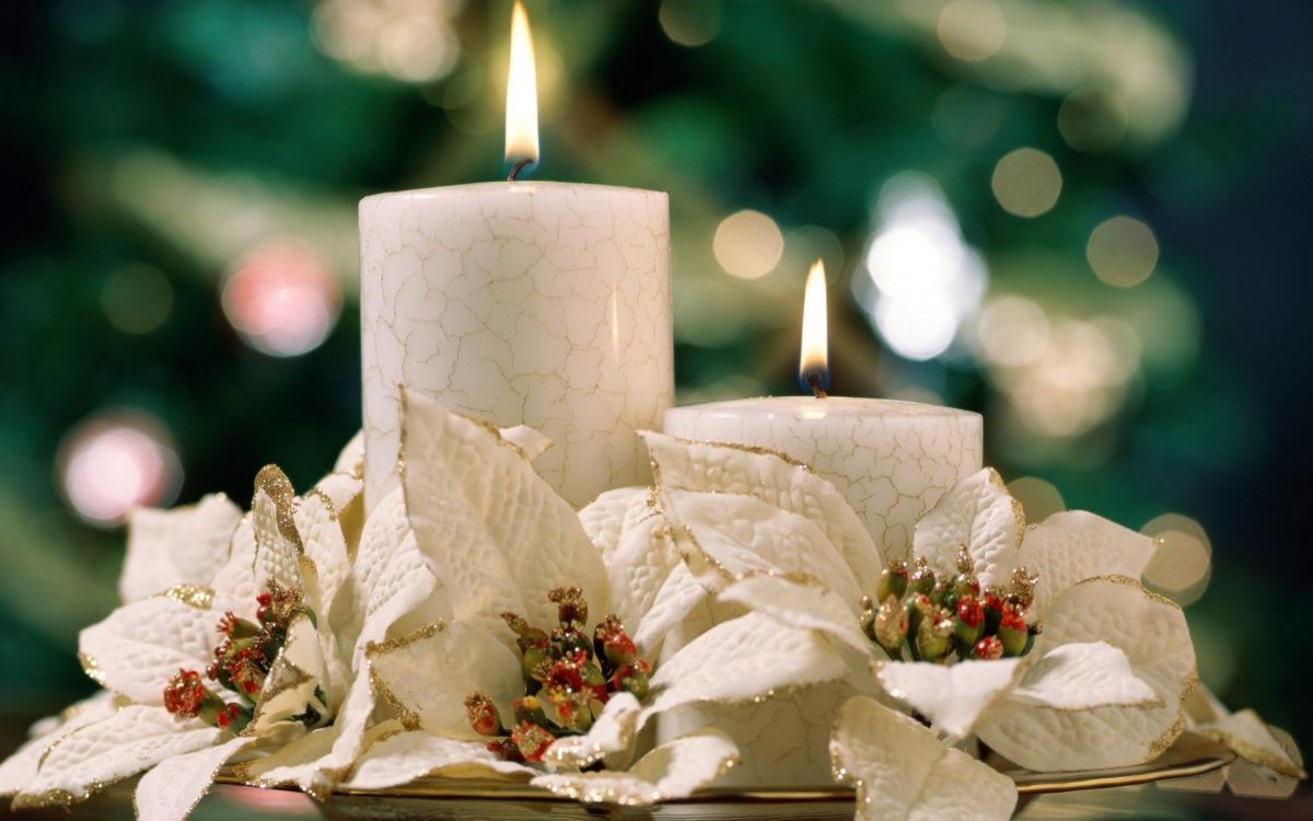 Обои Рождественский день, свеча, Рождественские украшения, пуансеттия, праздник в разрешении 2560x1600