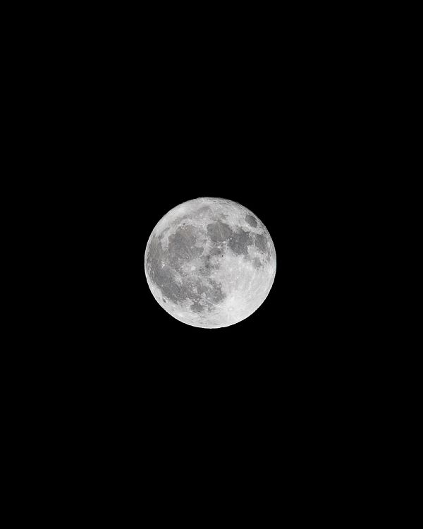 Обои луна, небесное явление, астрономический объект, лунный свет, атмосфера в разрешении 2000x2500