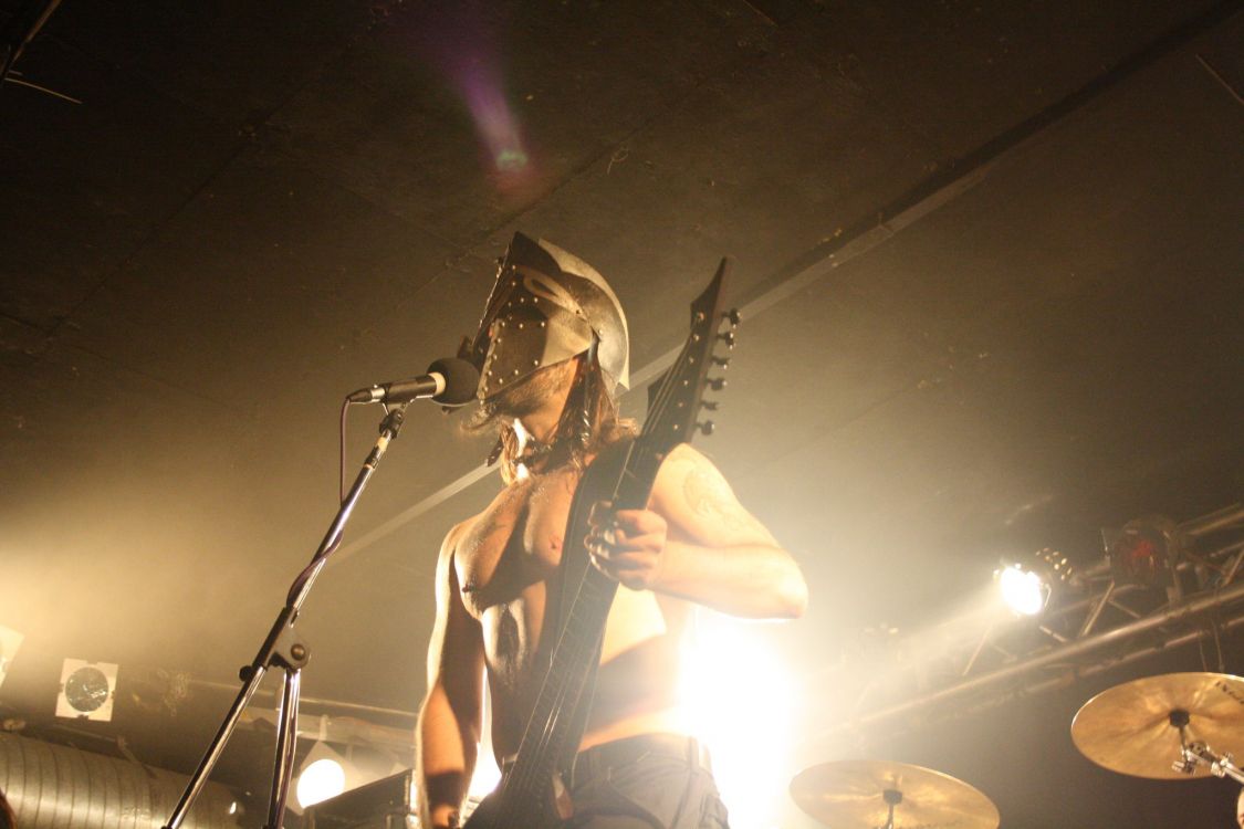 Обои тяжелый металл, гитара, концерт, Дэт-метал, музыкант в разрешении 2048x1365