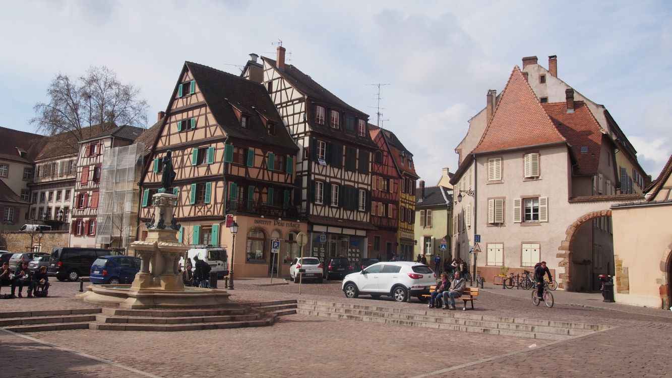 Обои Кольмар, городская площадь, здание, фасад, средневековая архитектура в разрешении 3000x1687