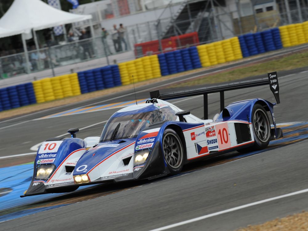 Обои Астон Мартин dbr9, спортивный гоночный автомобиль, гоночный автомобиль, автоспорт, автогонки в разрешении 2048x1536