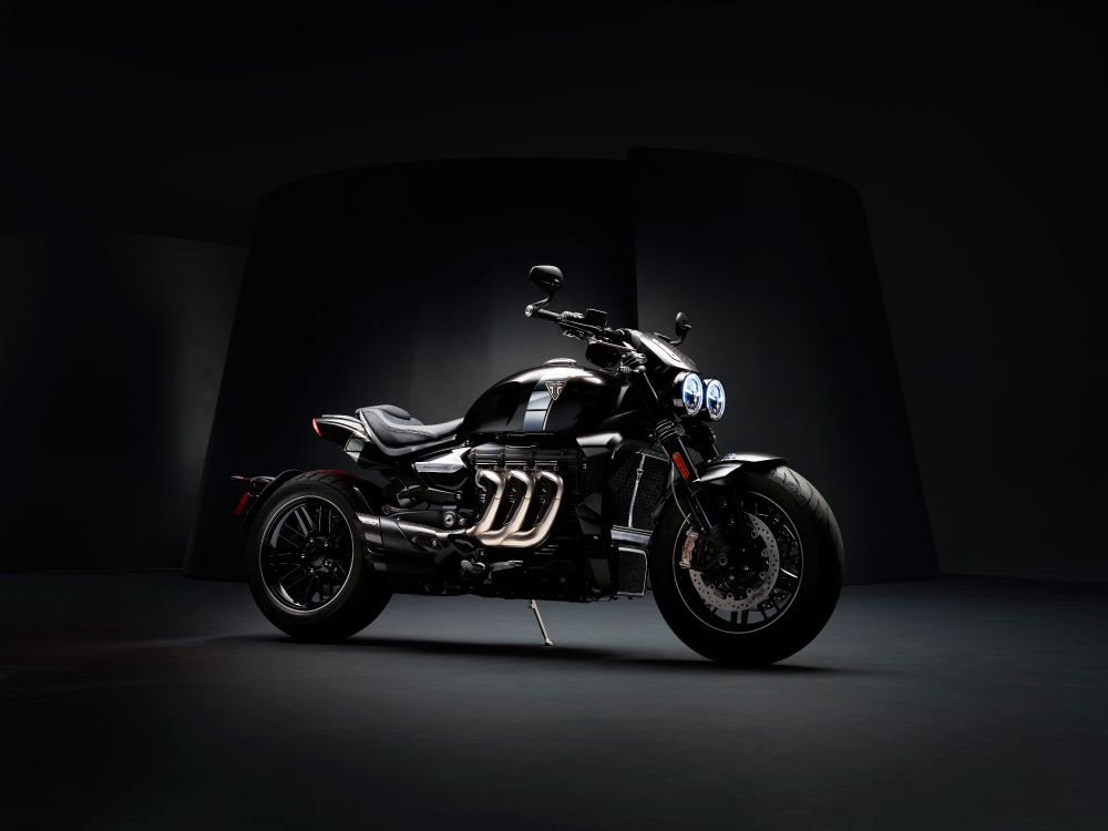 Обои Мотоциклы Triumph, triumph rocket iii, Триумф Тракстон 1200, мотоцикл, Прямо-три двигателя в разрешении 8984x6732