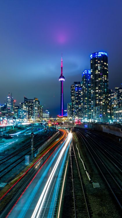 Обои Маленький норвежский парк, телефон, город, небоскреб, здание в разрешении 1620x2880