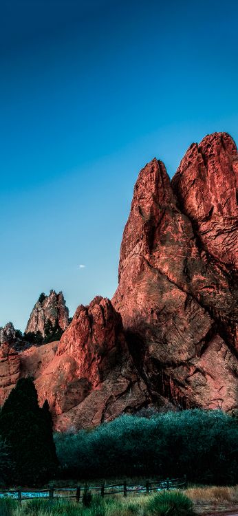 Обои ios, iOS 16, яблоко, гора, мир в разрешении 1420x3073