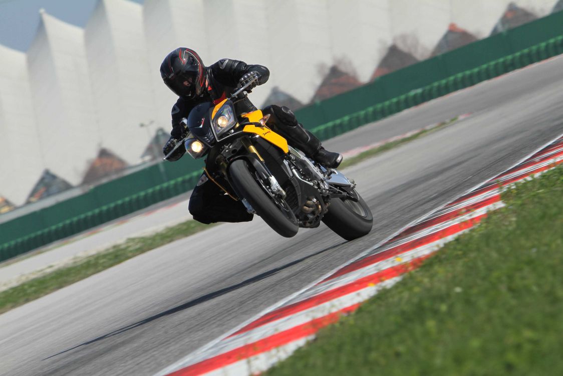 Обои супербайк, авто, мотоцикл, гоночный, супермото в разрешении 3307x2205