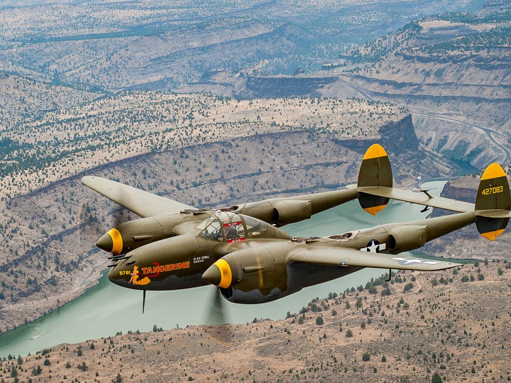 Обои самолеты, полет, военный самолет, воздушные силы, пропеллерные самолеты в разрешении 2048x1536