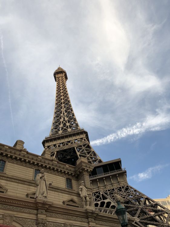 Обои Париж отель и казино, Париж Лас-Вегас, историческое место, казино, дневное время в разрешении 1536x2048