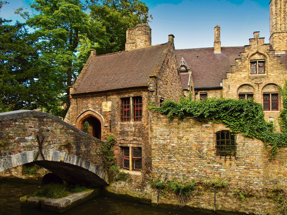 Обои Брюгге, здание, Хаус, дерево, средневековая архитектура в разрешении 2560x1920